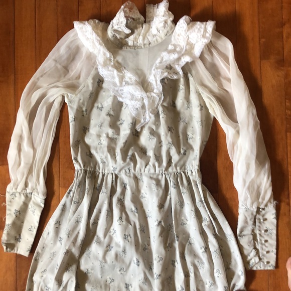 Light gray floral, print cottage core maxi dress - Picture 2 of 8